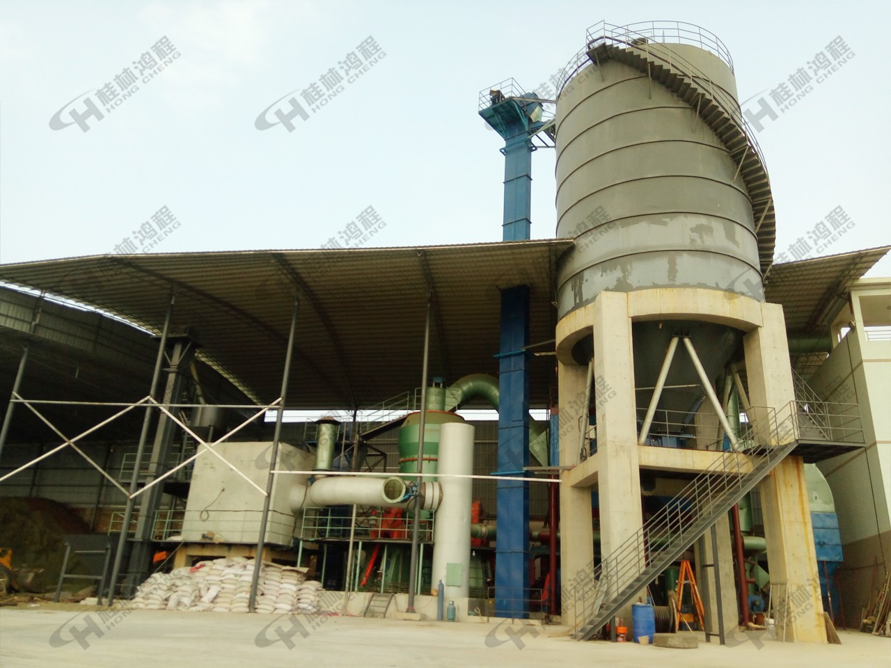 桂林鴻程HLM26煤制粉系統立式磨機年產60萬噸多條立磨生產線組合 桂林鴻程HLM26礦渣立磨年產60萬噸多條立磨生產線組合